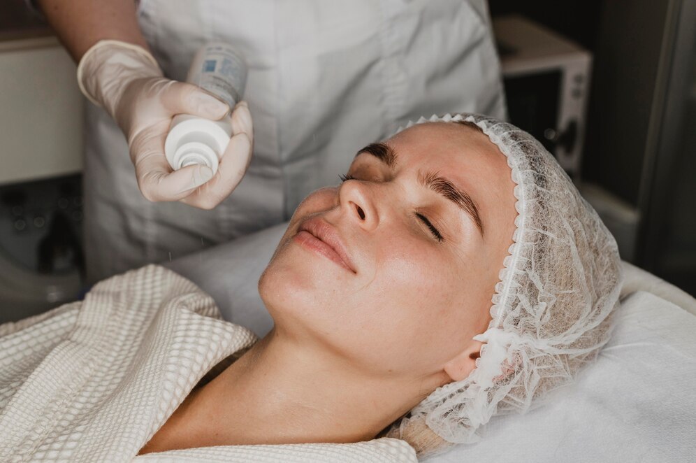 Disfruta los beneficios de una limpieza facial profesional
